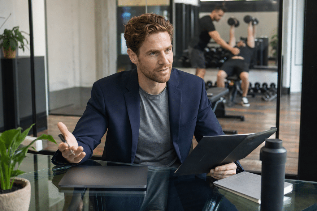 Vállalkozó tárgyal az eladó gymfitness.hu domain név ára kapcsán